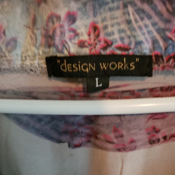 Shirt - Picture 4 of 6